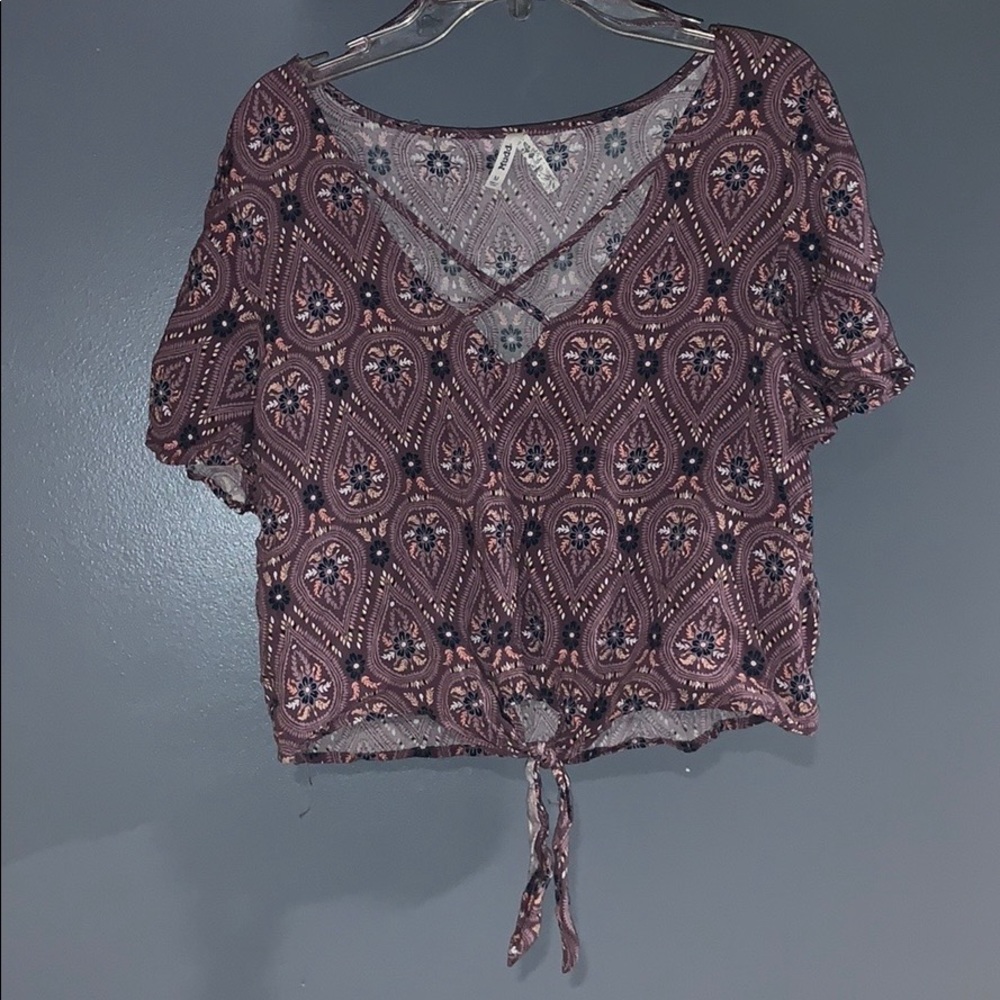 Worn twice purple crop top! Cute V-neck!